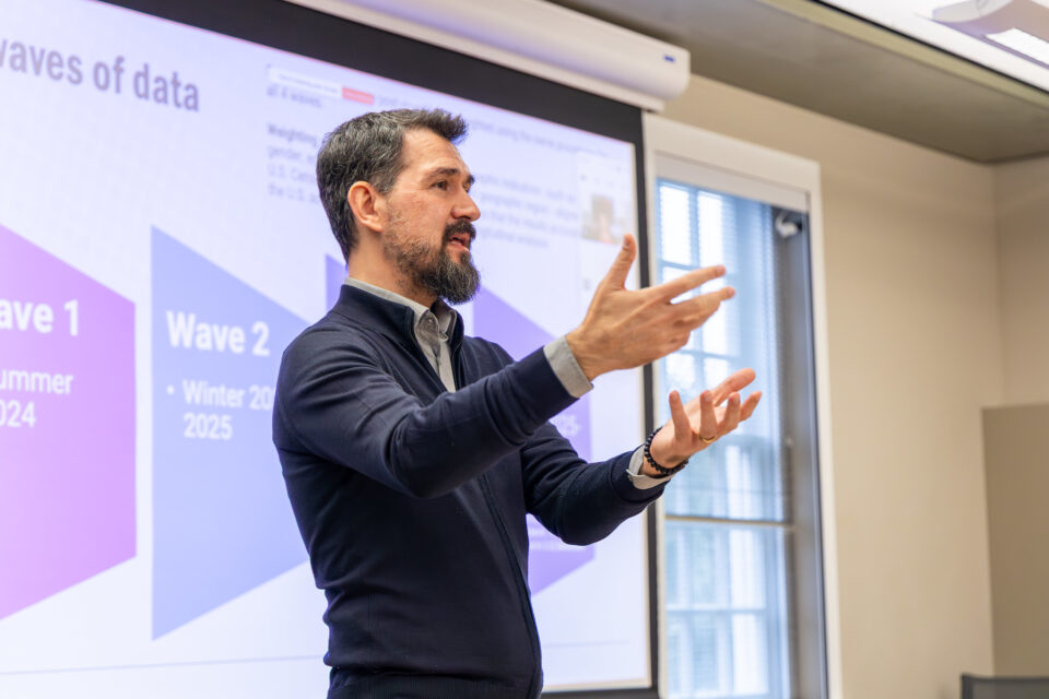 Dan Sultanescu presenting AI index results